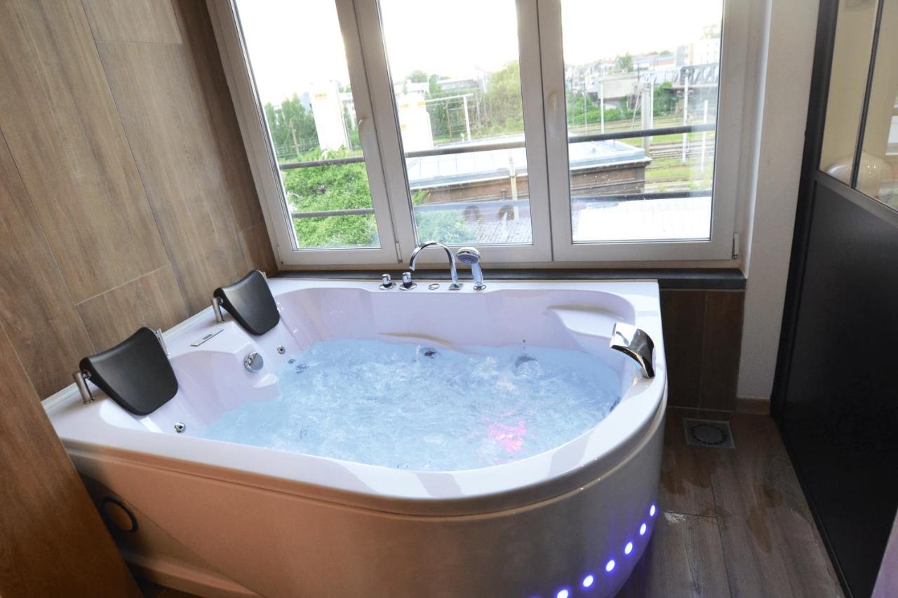 Capsule Wellness - Sauna - Balneo - Machine De Sport Privatif - Ps5 - 2 Chambres Valenciennes Dış mekan fotoğraf